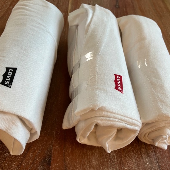 ***Brand New - w/o tags - Levi t-shirts  (3) XL - Picture 4 of 5